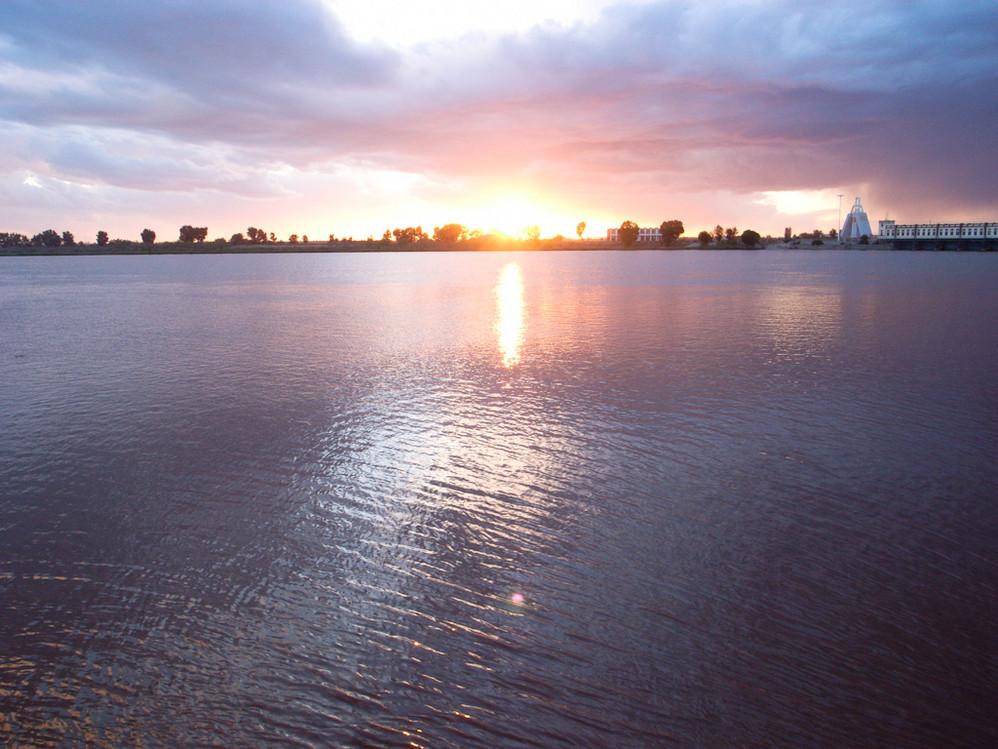 巴彦淖尔，黄河明珠，内蒙古西部风情画卷